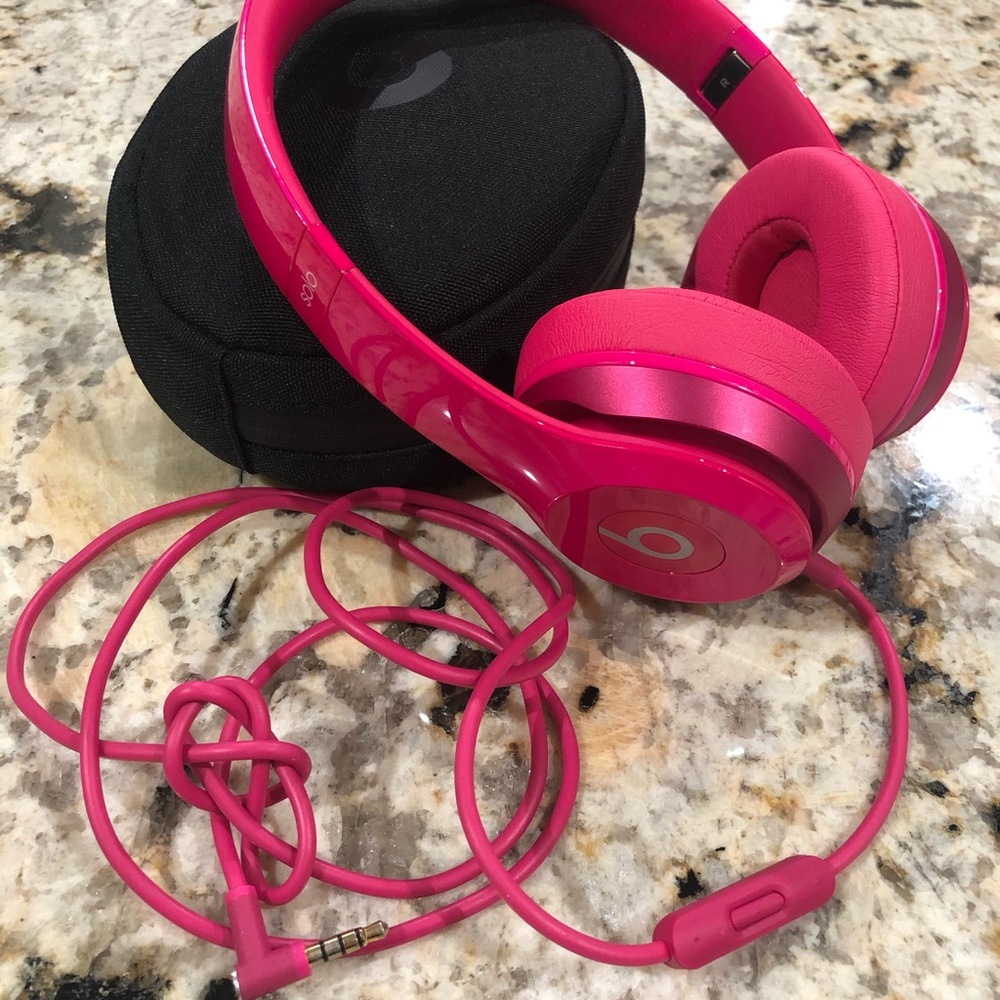 Hot pink Beats